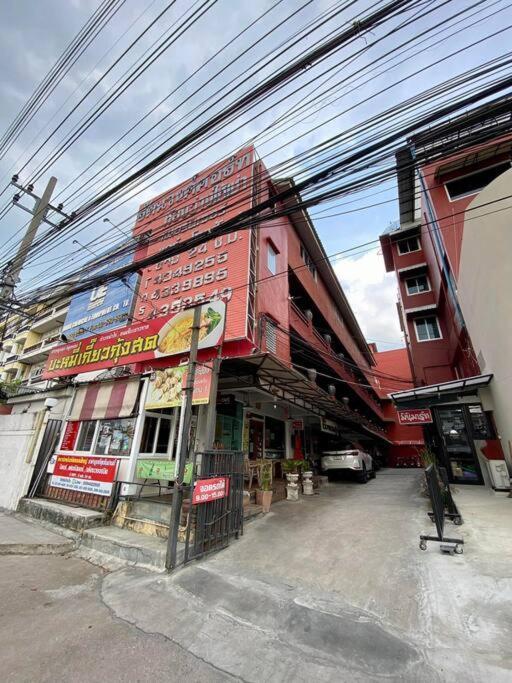 Ratanawong Place 823 Bangkok Luaran gambar
