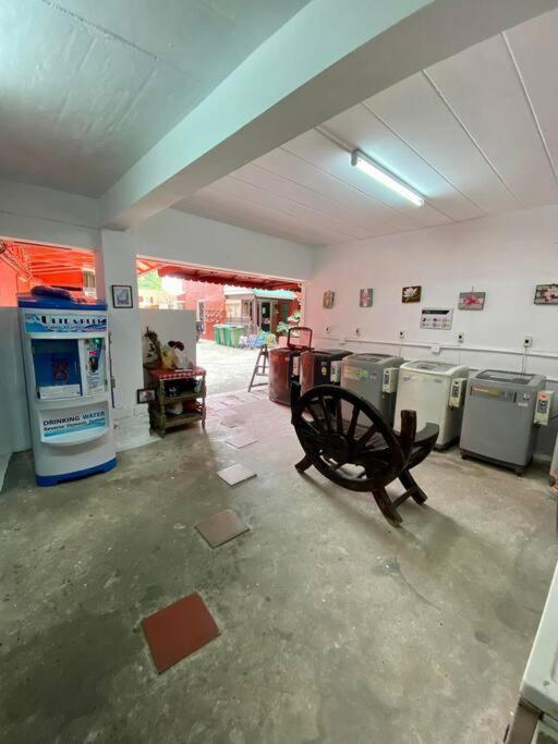 Ratanawong Place 823 Bangkok Luaran gambar